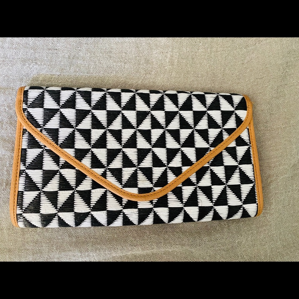 Black & White Houndstooth Clutch
